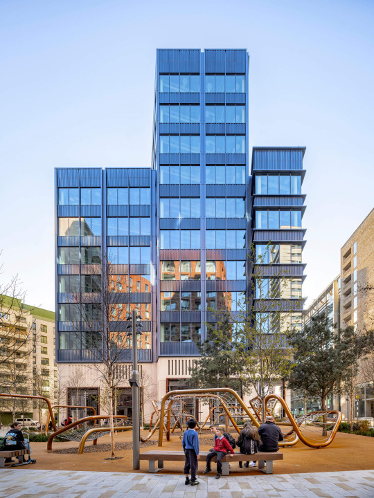 1 Keskidee Square
